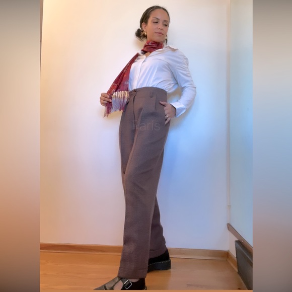 Outfit. Vintage slacks and 100% silk scarf - Picture 2 of 10